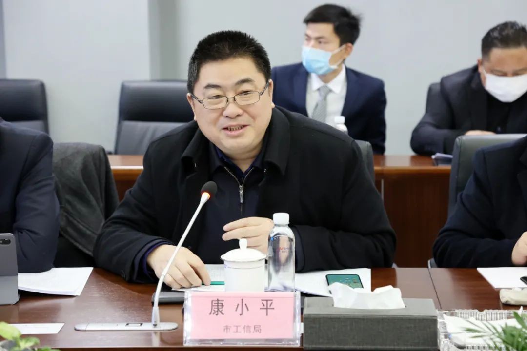 长沙工程机械协会会长、副会长、监事长聚会在ezweb易利娱乐平台智能召开