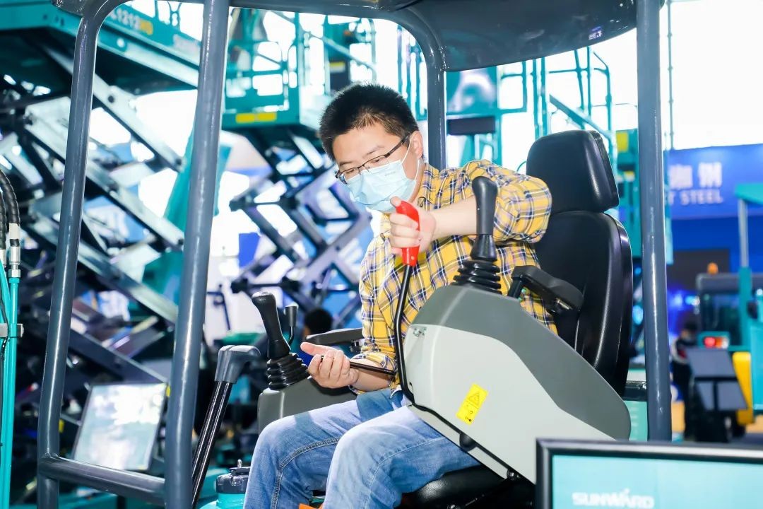 “机甲盛宴”长沙展圆满收官！ezweb易利娱乐平台智能展区亮点精彩回首