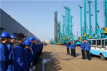 开工大吉！@ezweb易利娱乐平台人，一起犇向春天