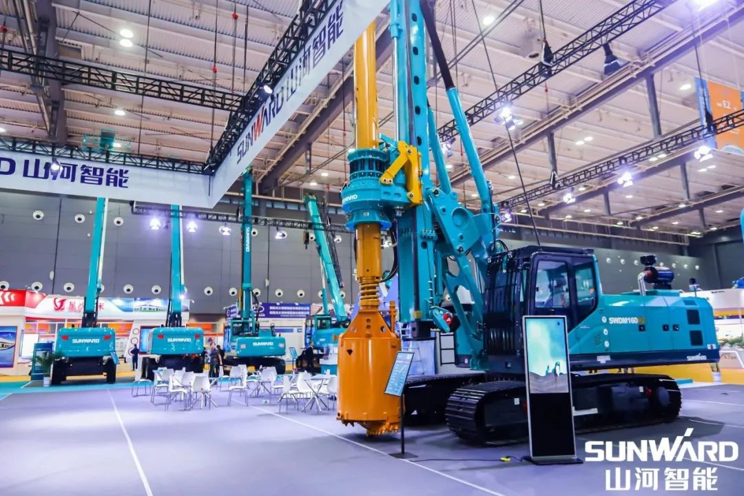 “ezweb易利娱乐平台绿”亮相长沙国际工程机械展，50余款产品尽显ezweb易利娱乐平台智能立异实力