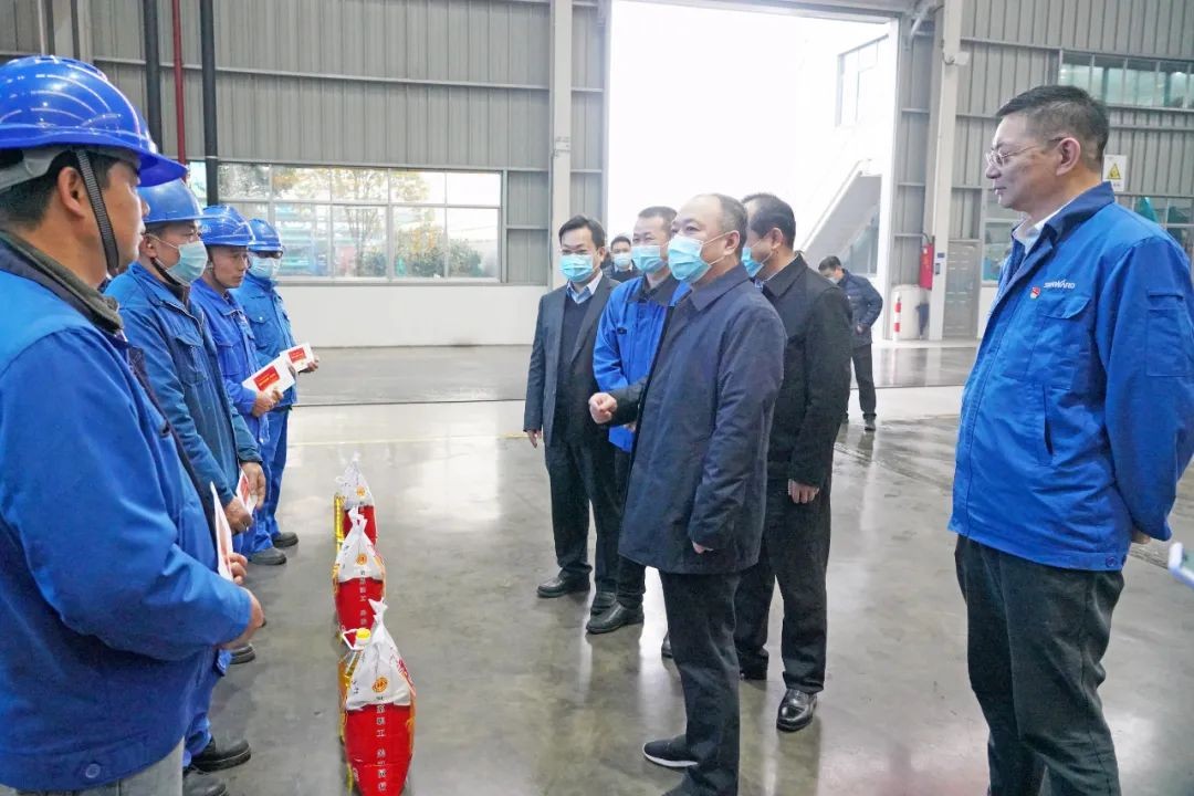 张庆红慰问ezweb易利娱乐平台智能难题党员