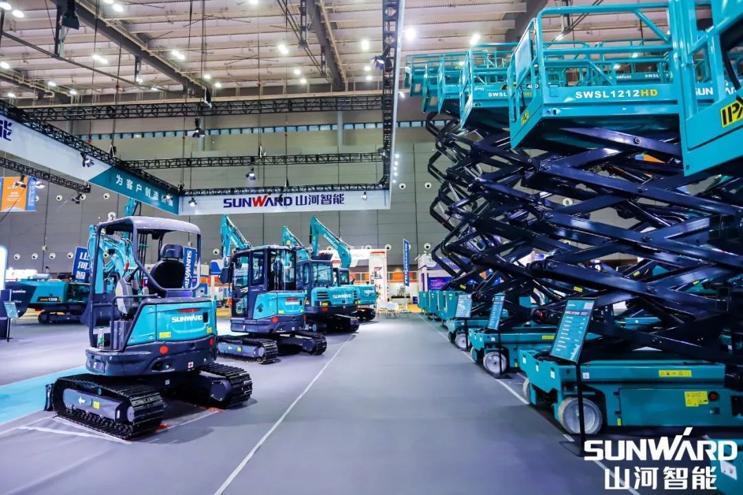 “ezweb易利娱乐平台绿”亮相长沙国际工程机械展，50余款产品尽显ezweb易利娱乐平台智能立异实力