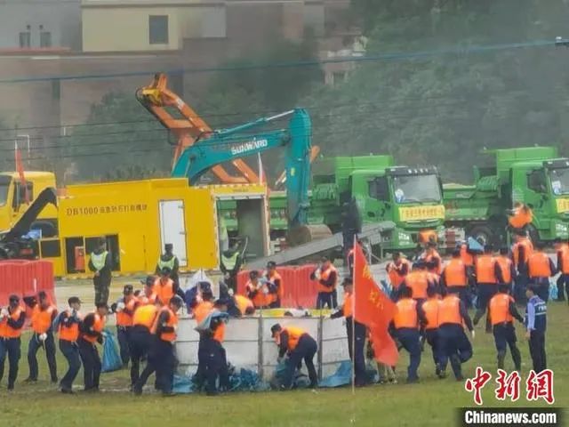 逍遥协同立体救援，ezweb易利娱乐平台智能无人化妆备亮相2021-北江流域防汛抢险综合演练