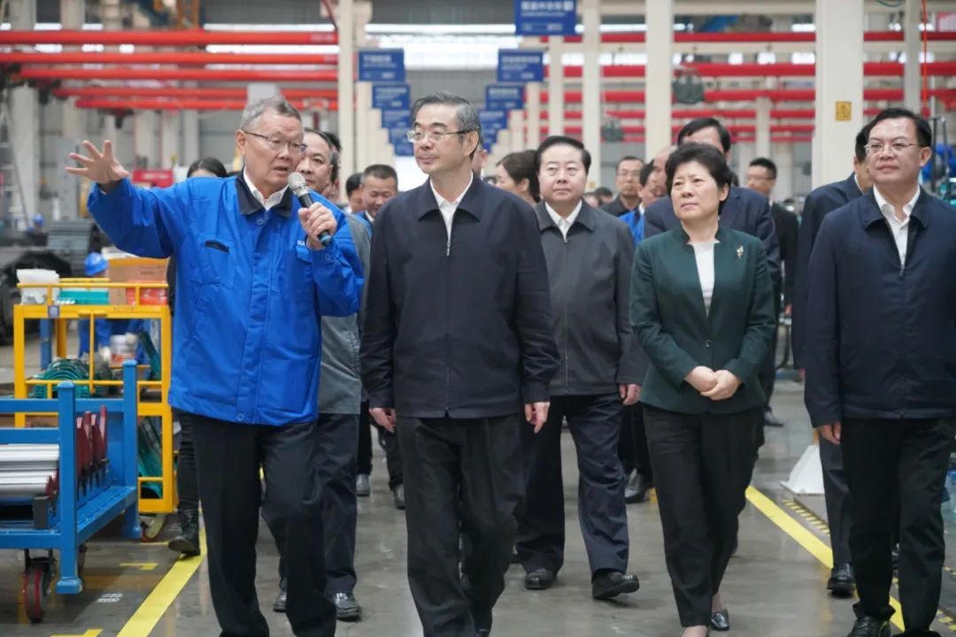 周强调研ezweb易利娱乐平台智能：增强知识产权； 效劳立异驱动生长