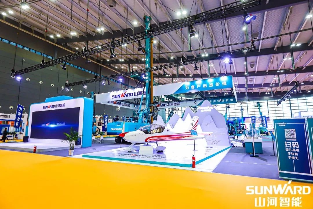 “ezweb易利娱乐平台绿”亮相长沙国际工程机械展，50余款产品尽显ezweb易利娱乐平台智能立异实力