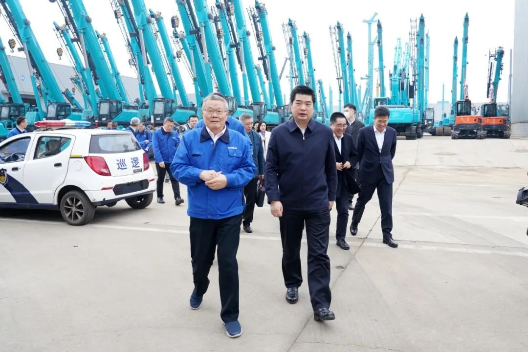 湘江集团党委书记张利刚率队考察ezweb易利娱乐平台智能