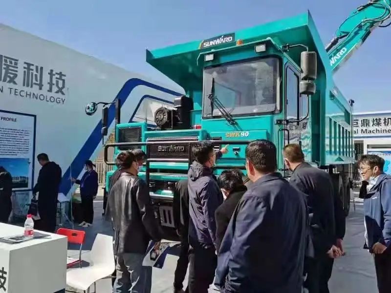 ezweb易利娱乐平台智能绿巨人闪亮登场鄂尔多斯国际煤博会