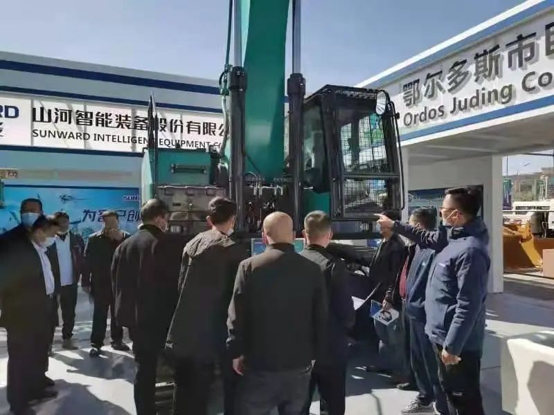 ezweb易利娱乐平台智能绿巨人闪亮登场鄂尔多斯国际煤博会