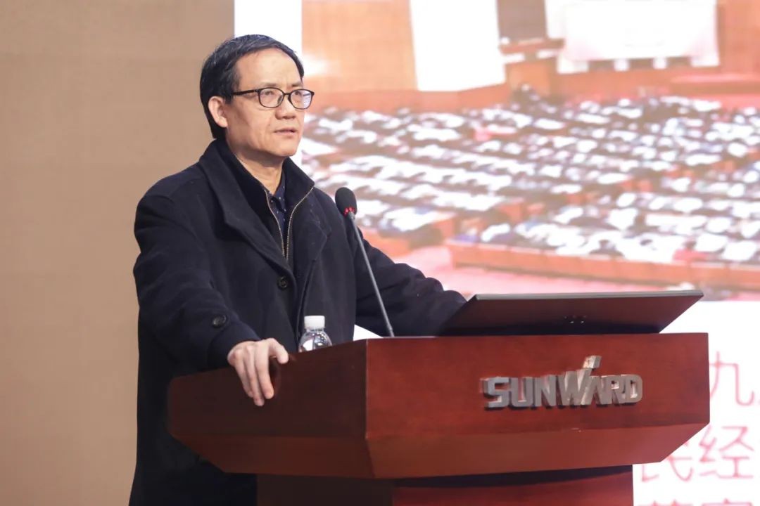 ezweb易利娱乐平台智能中高层干部晚间集中“充电”