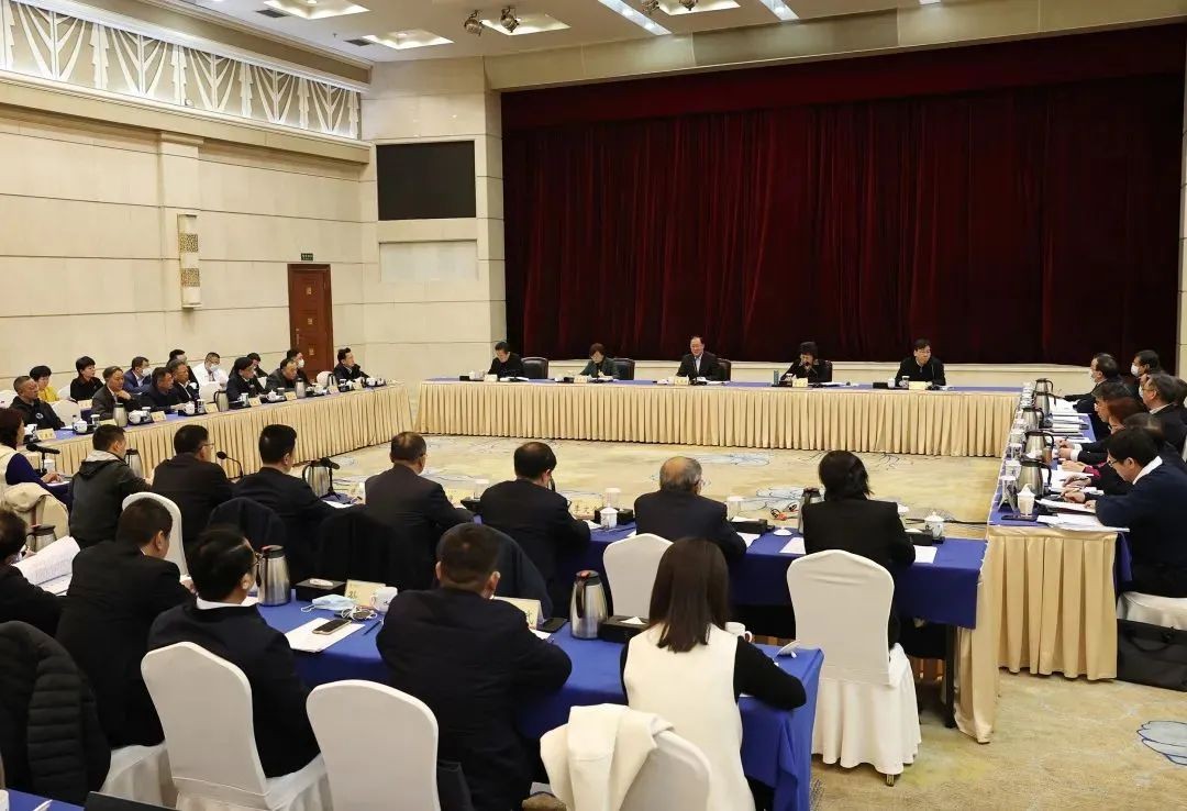 何清华：民营企业要增强立异积累，推许精耕细作的内在式增添