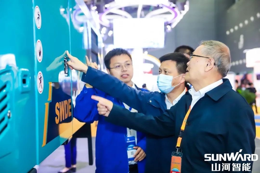 “ezweb易利娱乐平台绿”亮相长沙国际工程机械展，50余款产品尽显ezweb易利娱乐平台智能立异实力