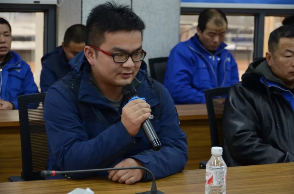 ezweb易利娱乐平台智能召开春节难题职工座谈会