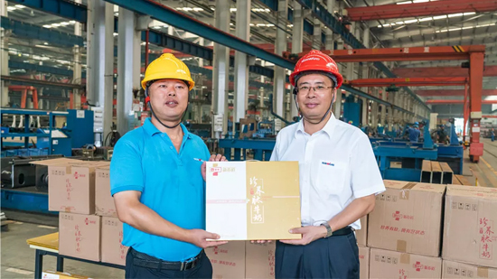 万力集团“送清凉”活动，慰问一线员工