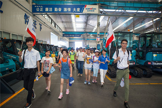 这个炎天，亲子玩转ezweb易利娱乐平台智能“三栖”装备