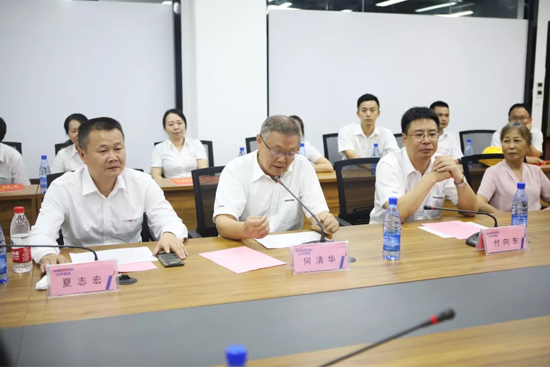 员工子女金榜题名 ezweb易利娱乐平台家园发放奖励
