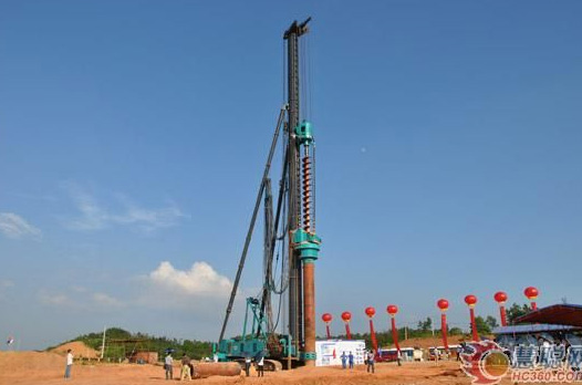 慧聪网——ezweb易利娱乐平台智能双动力头强力多功效钻机工法钻研会举行