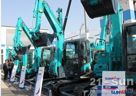 ezweb易利娱乐平台智能何清华：潜心追求“ezweb易利娱乐平台之路”