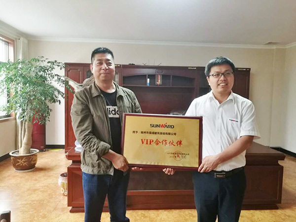 8年购置12台！ezweb易利娱乐平台智能旋挖钻陪他走向天下