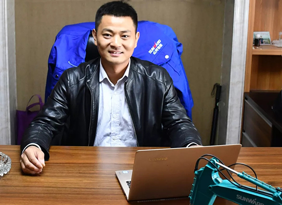 人生浮沉如梦，携手ezweb易利娱乐平台勇攀事业巅峰
