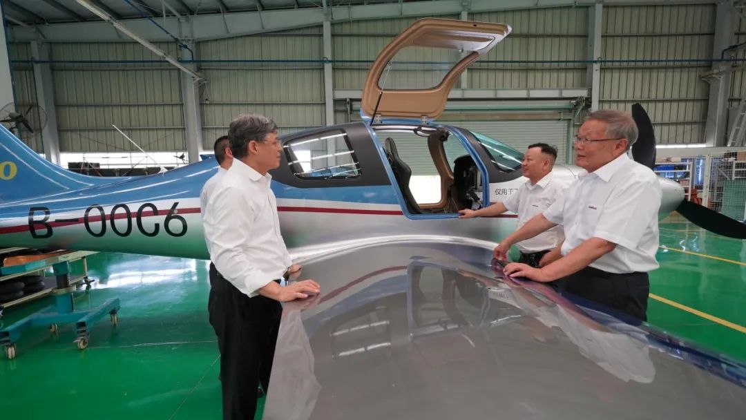 中国民用航空局总工程师殷时军率队考察调研ezweb易利娱乐平台科技