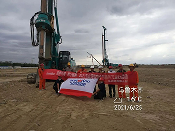 顶酷暑 走沙漠 2021年ezweb易利娱乐平台智能全球效劳万里行走进新疆