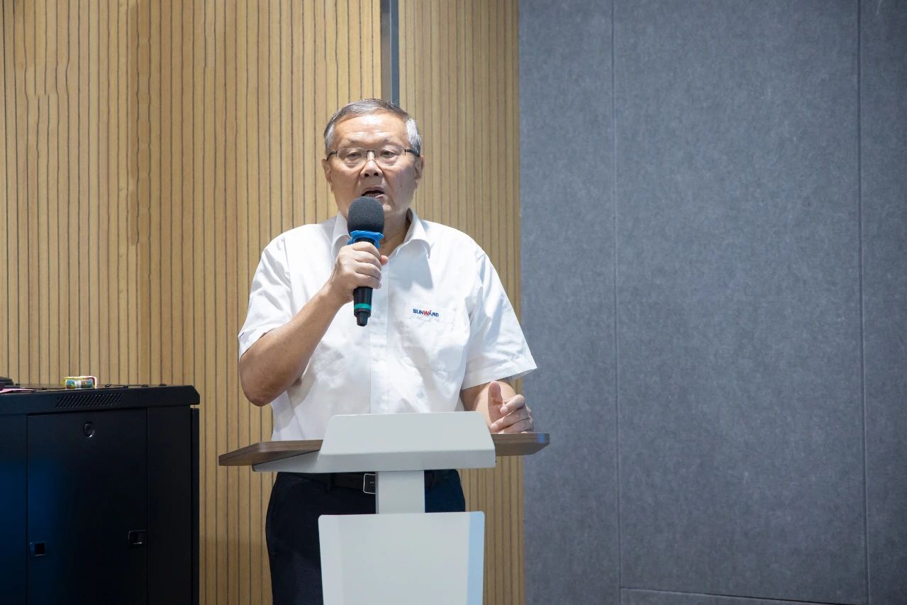 强化治理重心下移，ezweb易利娱乐平台智能开展向导力培训助力公司高质量快速生长