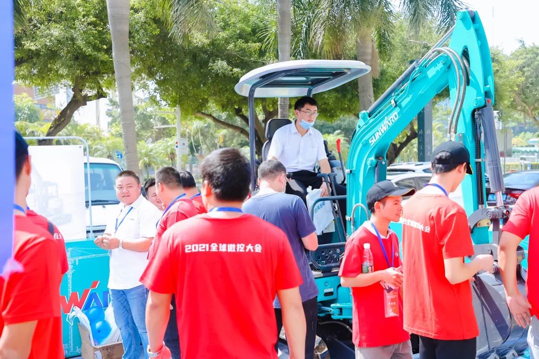 共享微挖新视界！ezweb易利娱乐平台智能微挖三大王牌产品齐聚2021全球微挖大会