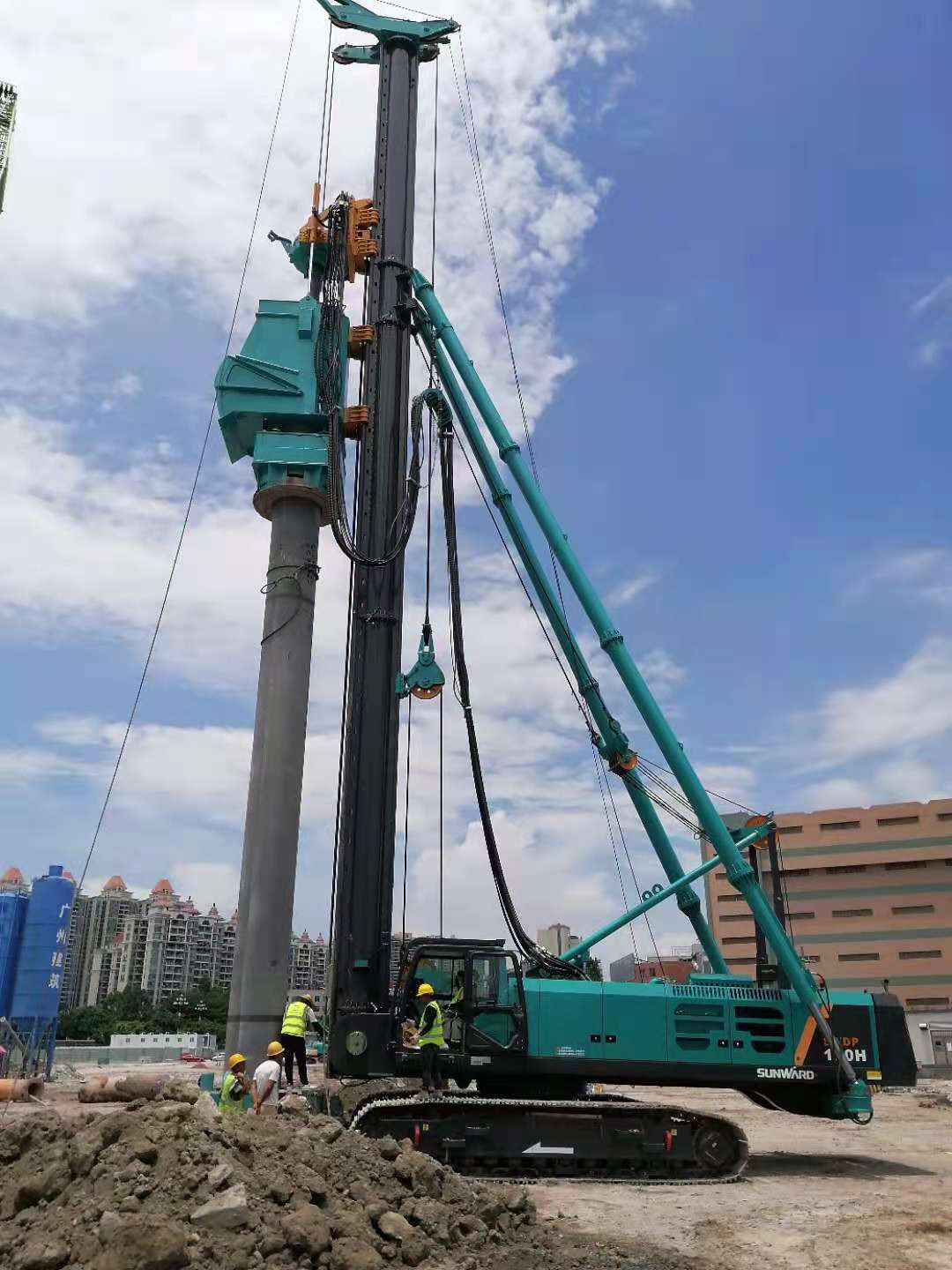 入岩效率取得突破性提升！ezweb易利娱乐平台智能随钻跟管钻机广受好评