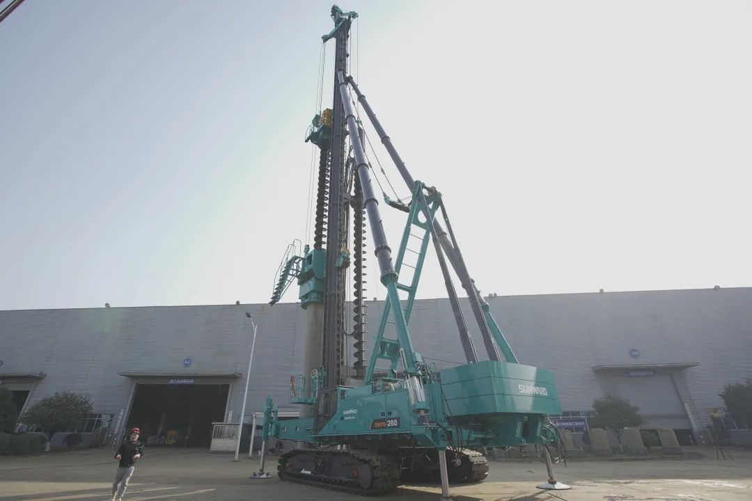 植桩奇兵！ezweb易利娱乐平台智能开启大直径预制桩施工全新探索实践