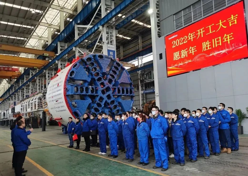 直击生产一线！中铁ezweb易利娱乐平台复工复产忙