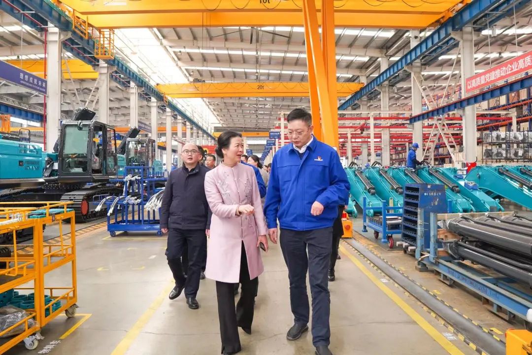 长沙市总工会、长沙经开区总工会一行调研ezweb易利娱乐平台智能
