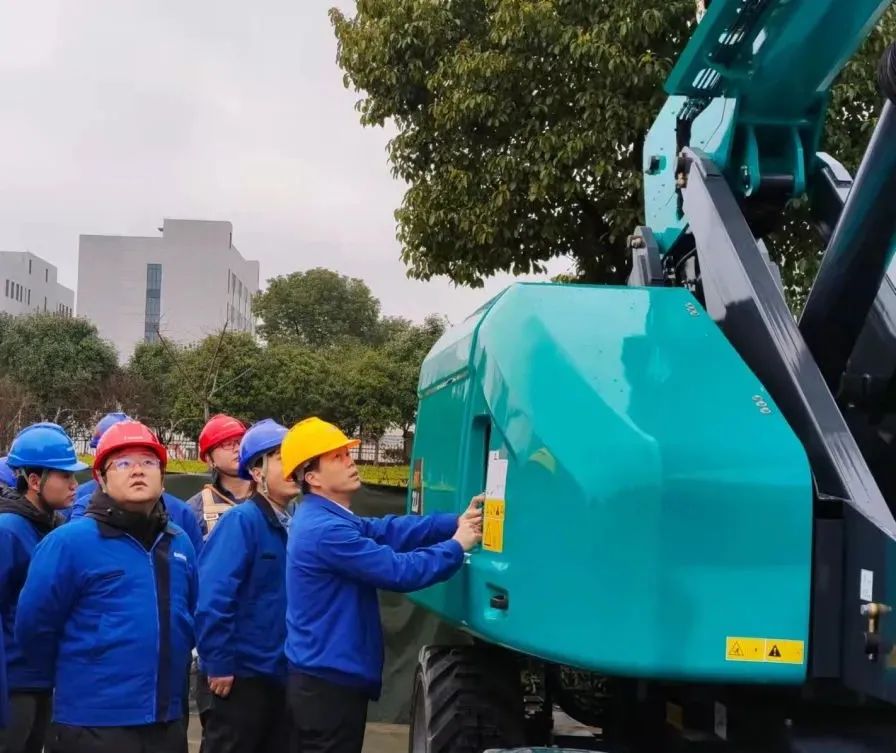 “拳”力出击！ezweb易利娱乐平台智能首套自主研发臂车控制系统重磅来袭