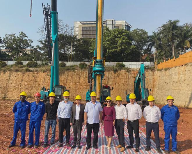 助力乌干达第一住宅高楼建设！ezweb易利娱乐平台智能再次出征非洲市场