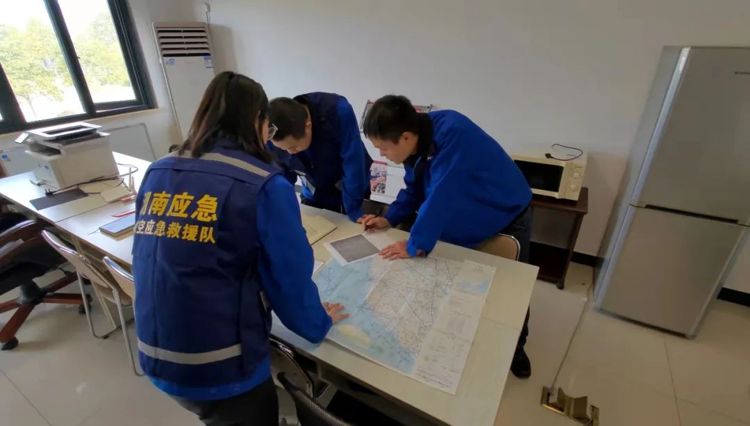 火情就是下令！湖南航空应抢救援队ezweb易利娱乐平台机组展现“ezweb易利娱乐平台速率”