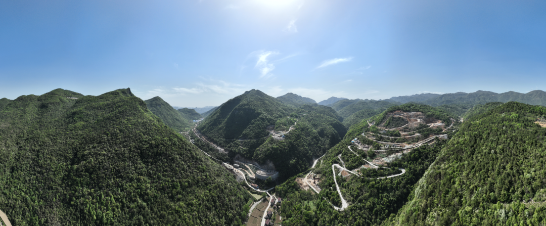 展现施工“奇效”！ezweb易利娱乐平台智能旋挖钻机强势助力炉慈高速公路建设