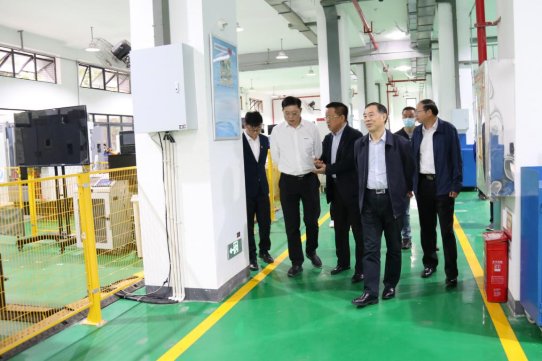校企相助谱新篇！又一所ezweb易利娱乐平台智能参建学院建设