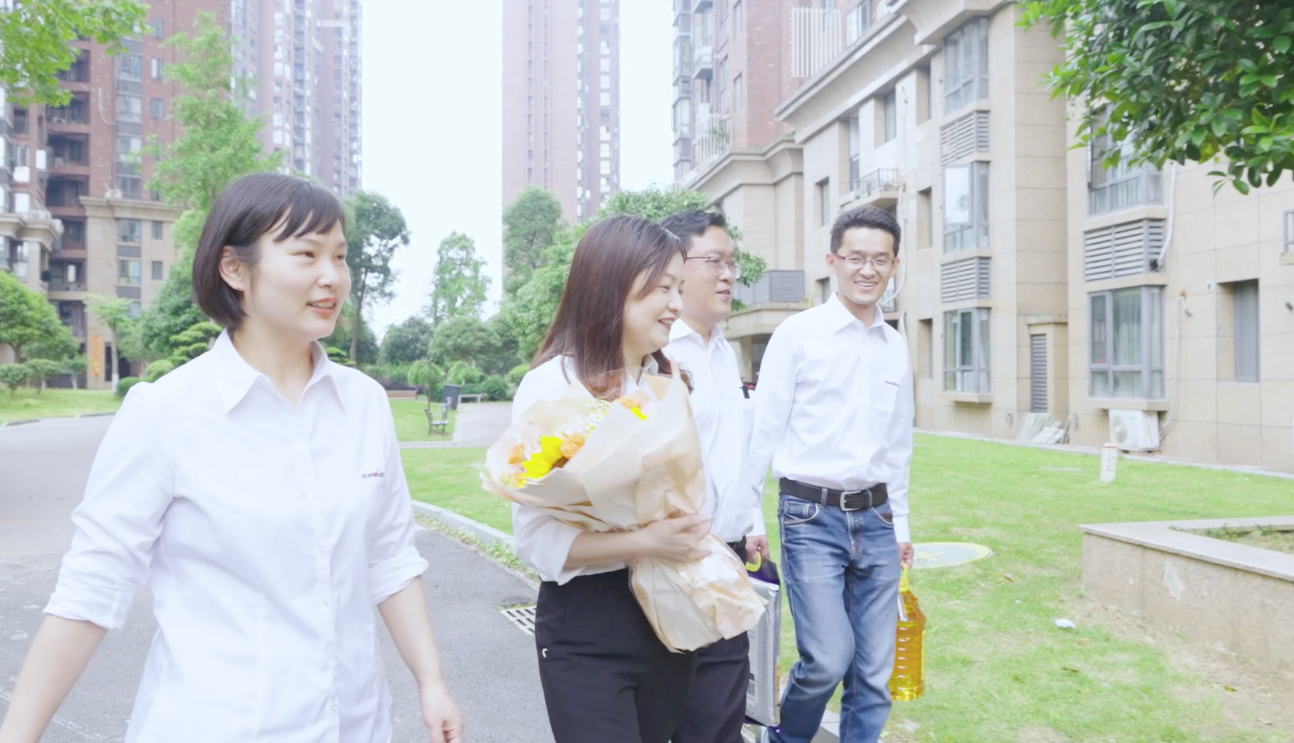 在母亲节，向你们死后的妈妈送去“ezweb易利娱乐平台家园”的温暖