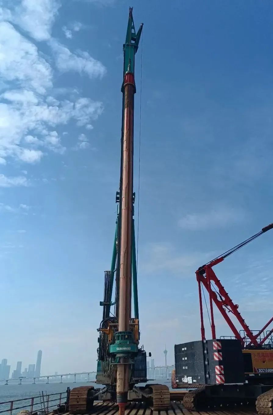 乘风破浪的旋挖钻机！ezweb易利娱乐平台智能助建澳氹第四跨海大桥
