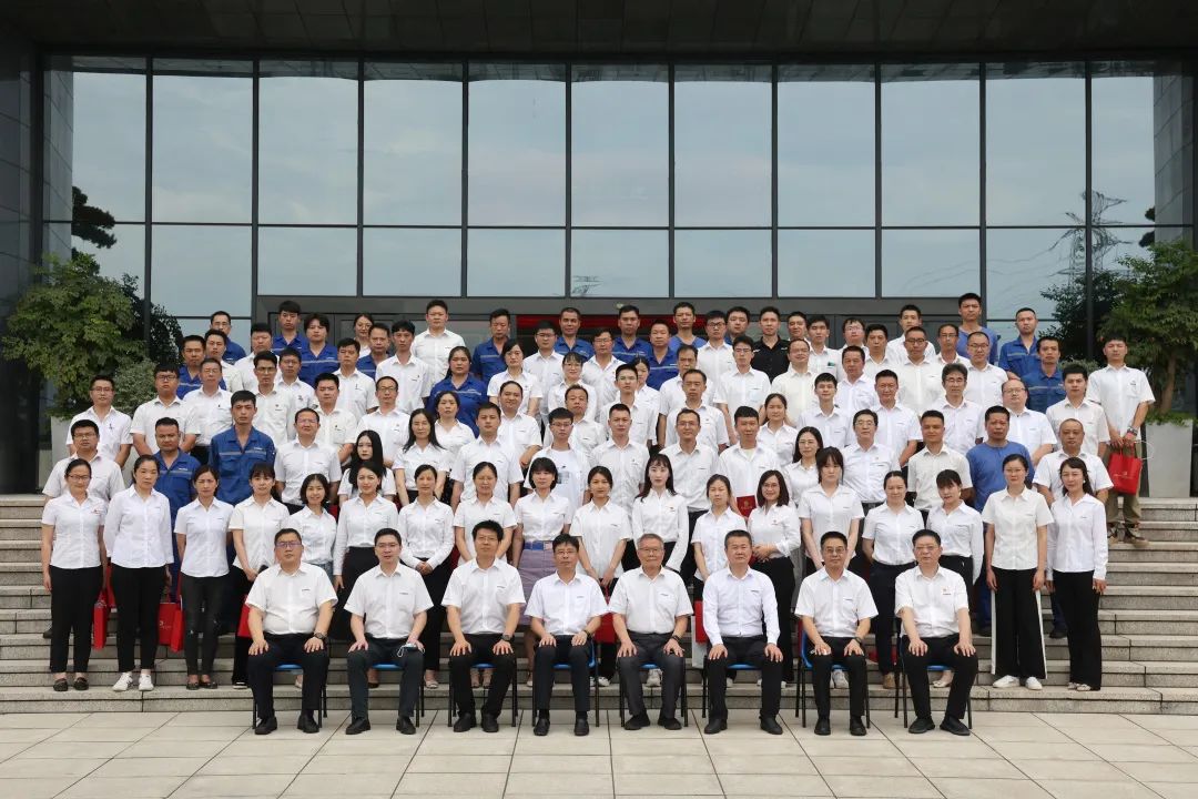 为立功建企建家一体化孝顺更鼎实力！ezweb易利娱乐平台智能第五届五次“双代会”乐成召开