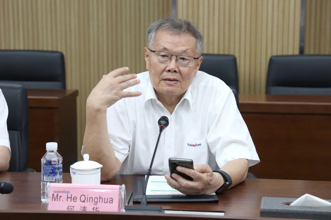 马拉维大使一行考察ezweb易利娱乐平台智能
