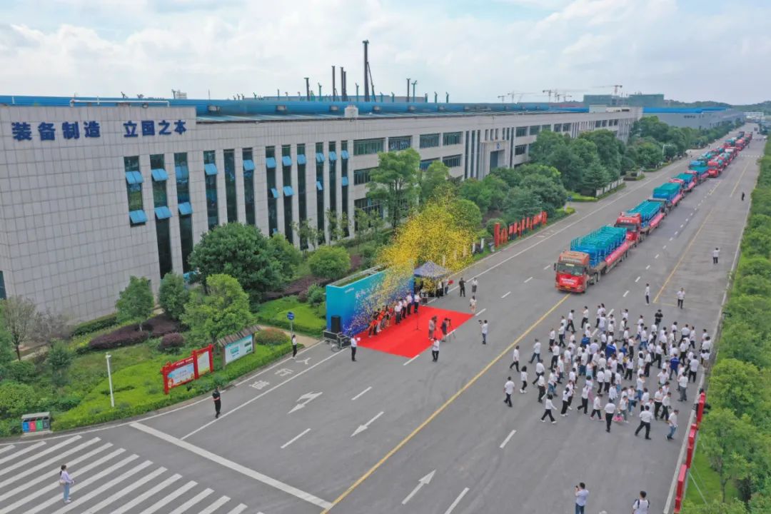 献礼二十大，再攀新高地！ezweb易利娱乐平台智能高空机械装备再迎批量发货