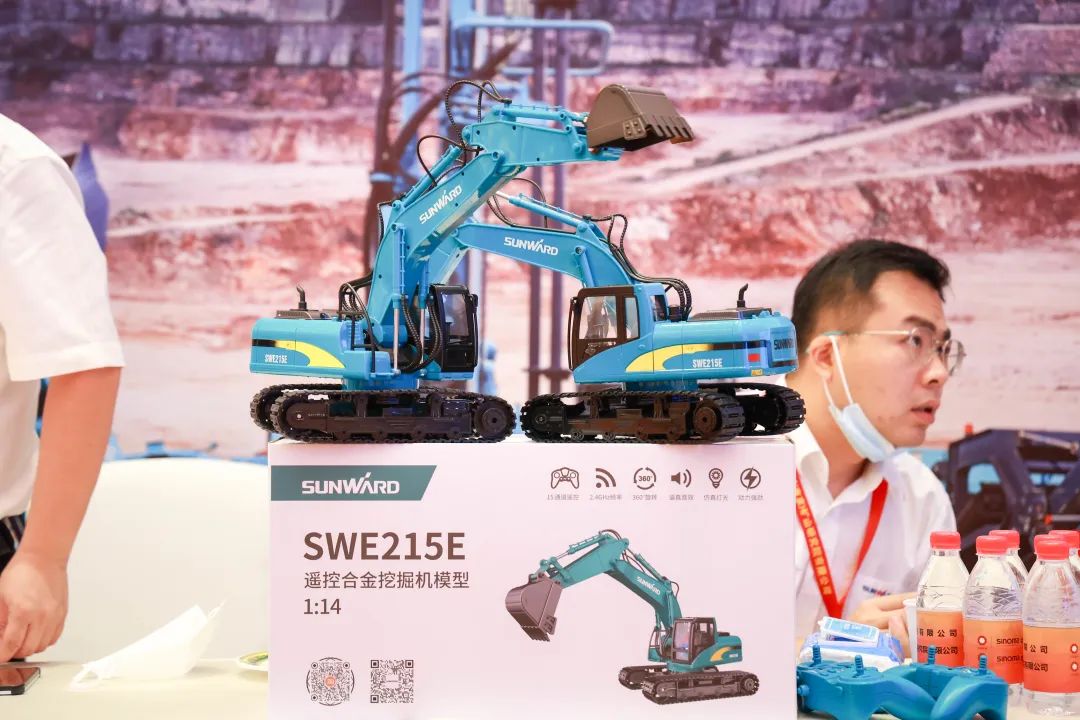 共话行业前沿手艺及趋势，ezweb易利娱乐平台智能亮相第九届金属非金属矿挑撰运营适用手艺与装备大会