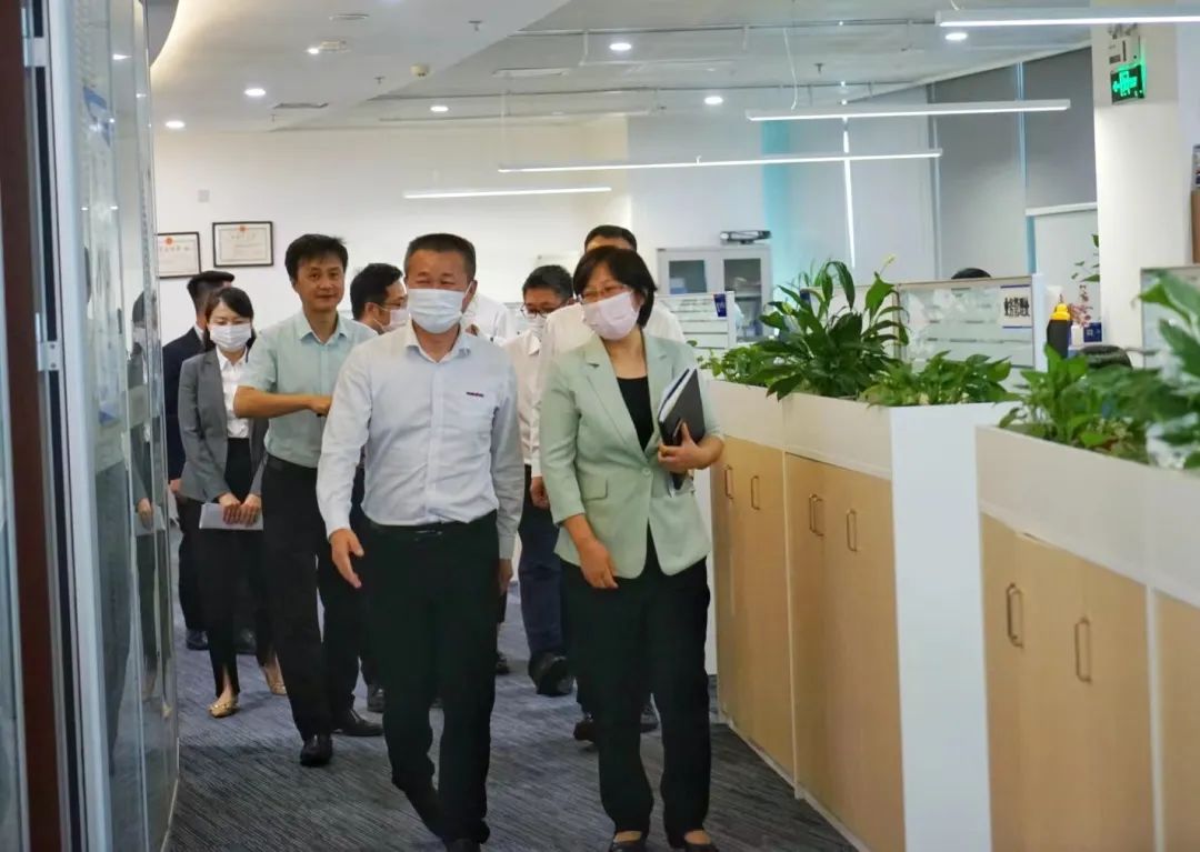 ezweb易利娱乐平台智能总司理夏志宏带队赴中国信保湖南分公司造访交流
