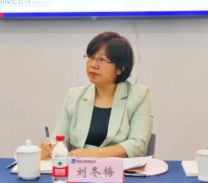 ezweb易利娱乐平台智能总司理夏志宏带队赴中国信保湖南分公司造访交流