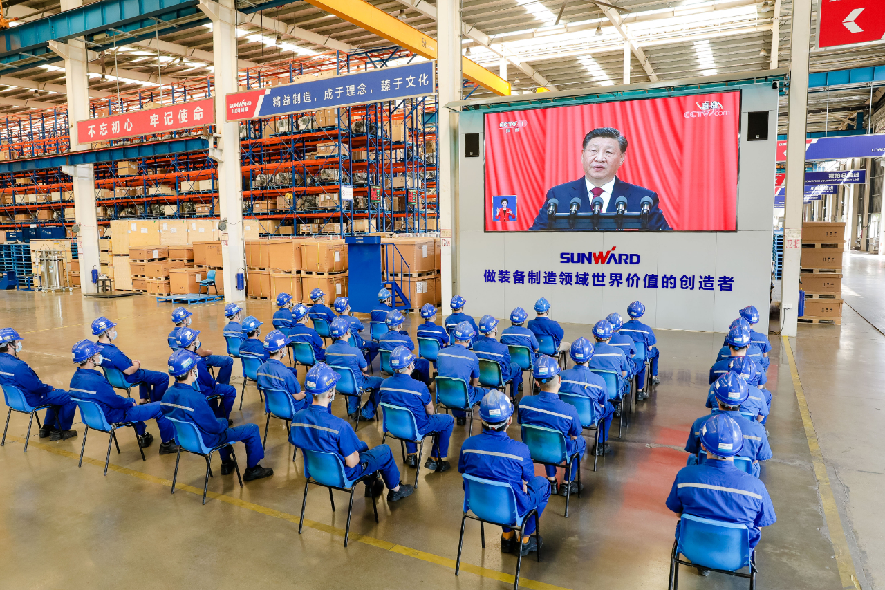振奋人心！ezweb易利娱乐平台智能党员干部集中收看党的二十大开幕会盛况