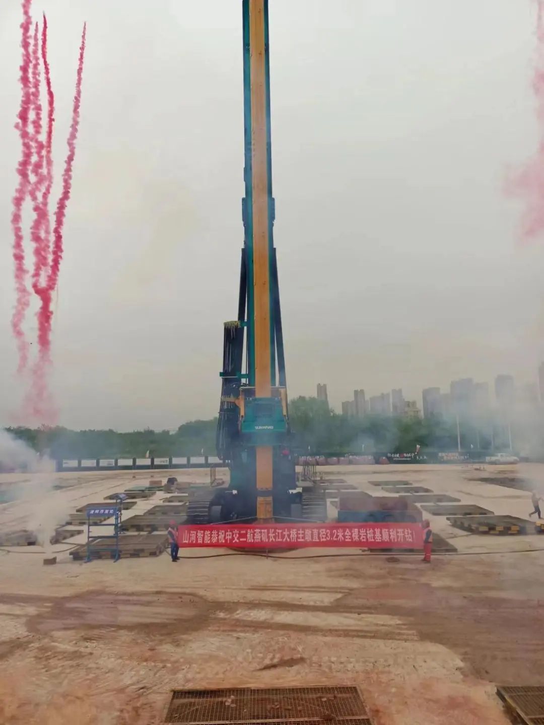 超等“桩”备实力亮剑！ezweb易利娱乐平台智能携手武汉乐成建设攻克燕矶长江大桥重大地层施工难题