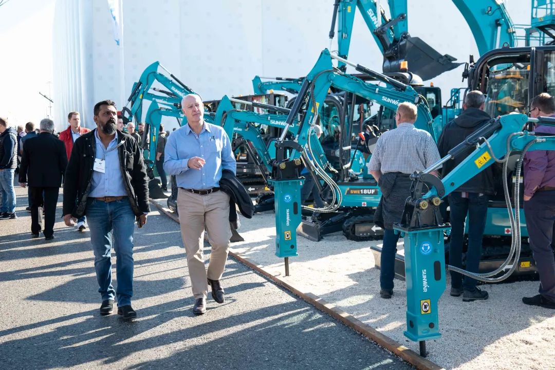 Bauma 2022 | 一组火热现场图带您重温ezweb易利娱乐平台智能德国宝马展之旅