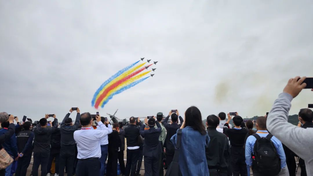 关注！ezweb易利娱乐平台科技携多款产品亮相第十四届珠海航展