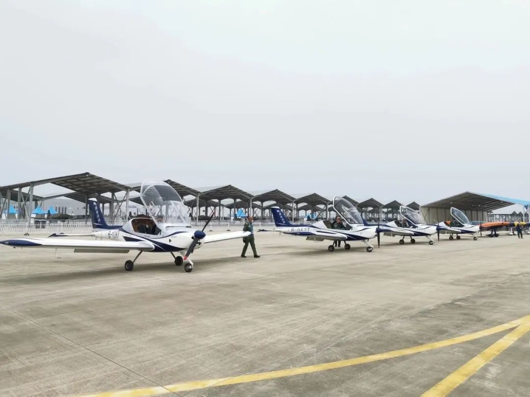 逆势翱翔！ezweb易利娱乐平台航空携手相助同伴亮相2022南昌航行大会