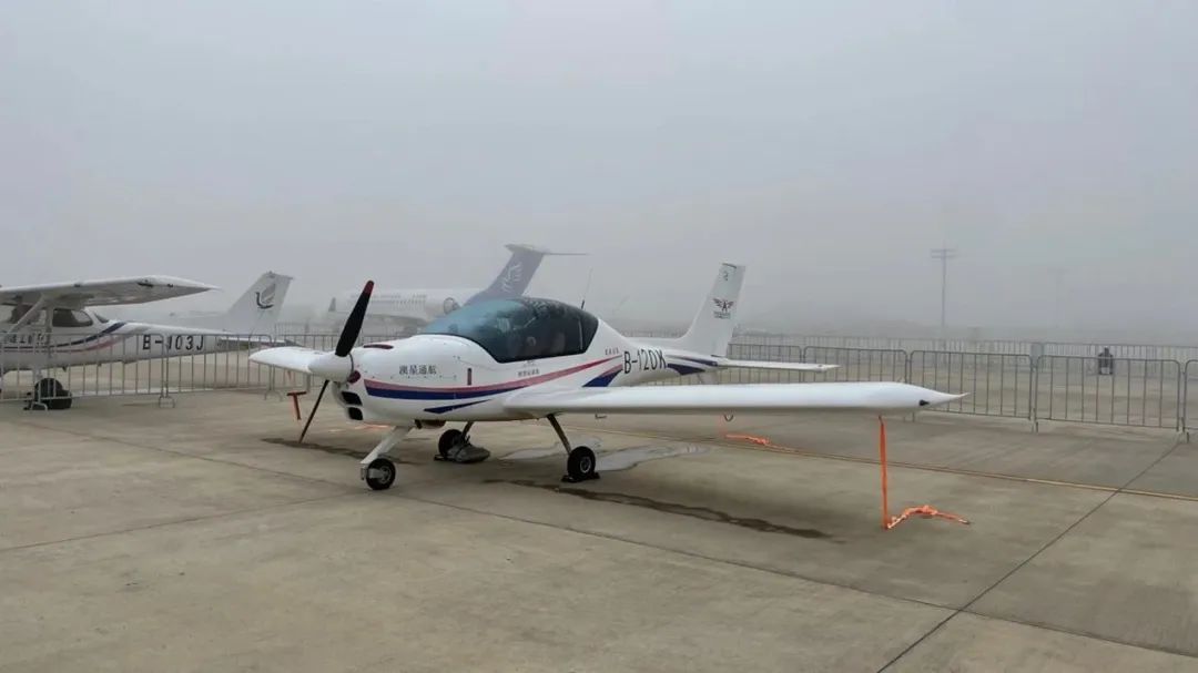 逆势翱翔！ezweb易利娱乐平台航空携手相助同伴亮相2022南昌航行大会